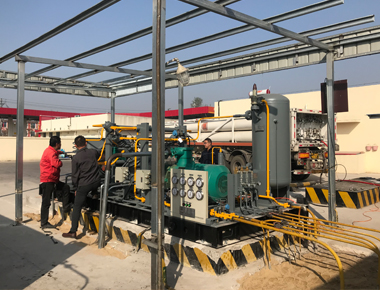 某加气站压缩机现场图